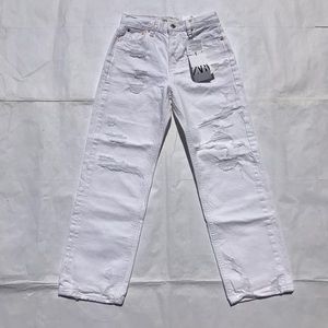 Zara White High Waisted Straight Leg Mom Jeans